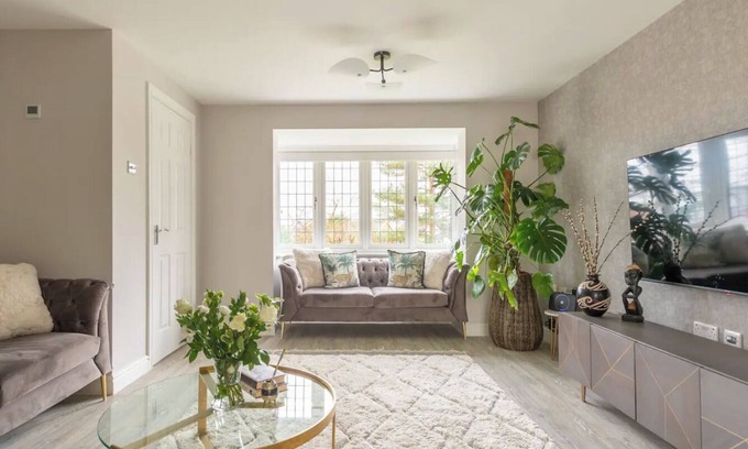 Runnymede House | Virginia Water Family Getaway