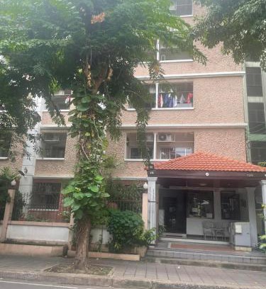 Din Daeng Apartment | Viriyapon first floor2