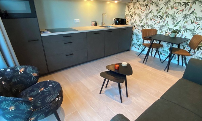 Westkapelle Apartment | Viruly32holiday Westkapelle for 2 adults and 1 baby. 200 meters from Sea.