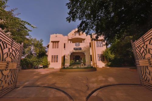 Kanadukattan Hotel | Visalam Chettinad Palace - A CGH Earth Experience