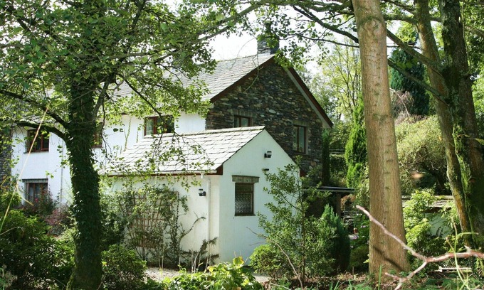 Lowick House | Visit Britain Gold standard cottage - stunning, spacious and stylish. WiFi