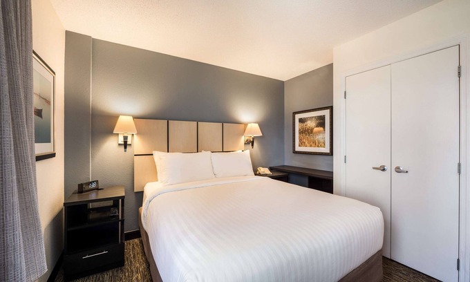 Irvine Apartment | Visit Irvine Spectrum Center! Pet-friendly Property, Full Kitchen!