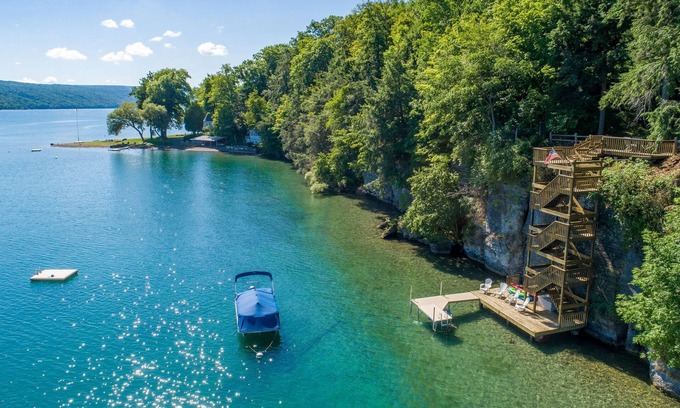 Skaneateles House | Visit this Beautiful Lakehouse on Skaneateles Lake!