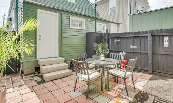 Freret Apartment | Visit Tulane & Loyola: Walkable Paradise in NOLA!