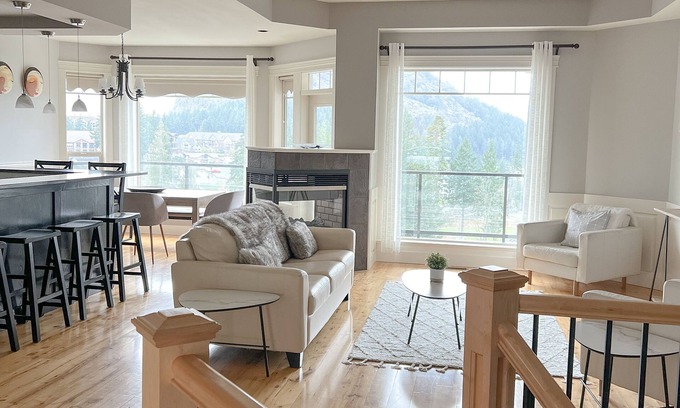 Bear Mountain Resort House | Vista 18 - Beautiful home with views of the 18th fairway