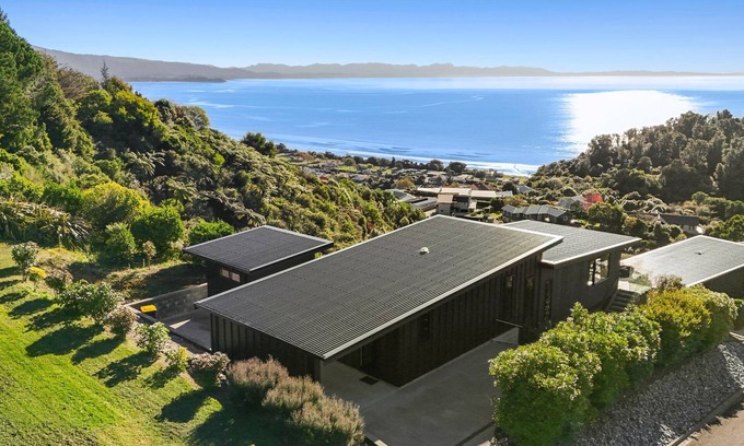Pohara House | Vista al Mar