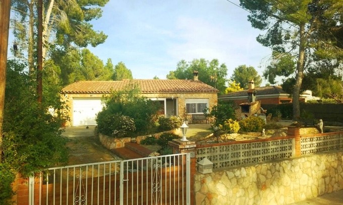 Vespella de Gaia Cottage | Vista al Mar, Piscina y Paz: tu Escape Perfecto en Esta Casa Rural Única