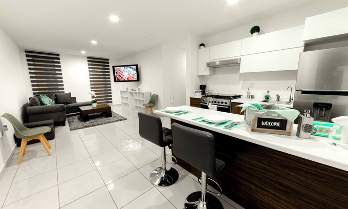 Juarez Apartment | Vista Catedral (Pet Friendly)