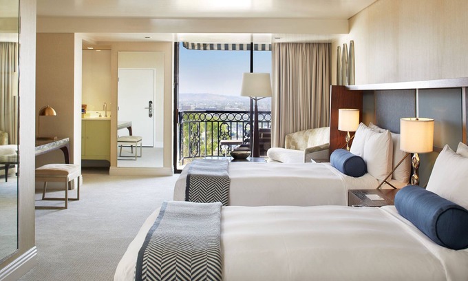 Norma Triangle House | Vista Double Suite at The London West with Complimentary À La Carte Breakfast