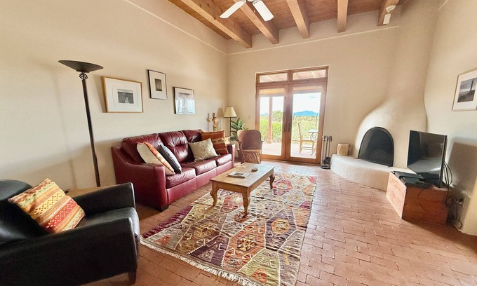 Eldorado at Santa Fe House | Vista Gloriosa - panoramic mountain views in Eldorado.