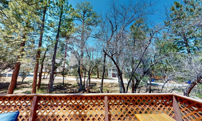 North Broadway Cabin | Vista Sugarloaf #329