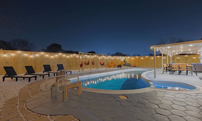 Clodine House | Vista verde villas 4BRs pool/gameroom/gym/southwest/houston