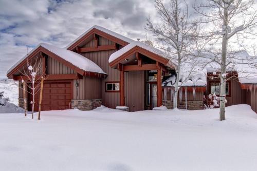 Pinebrook House | Vista Views Pet Friendly