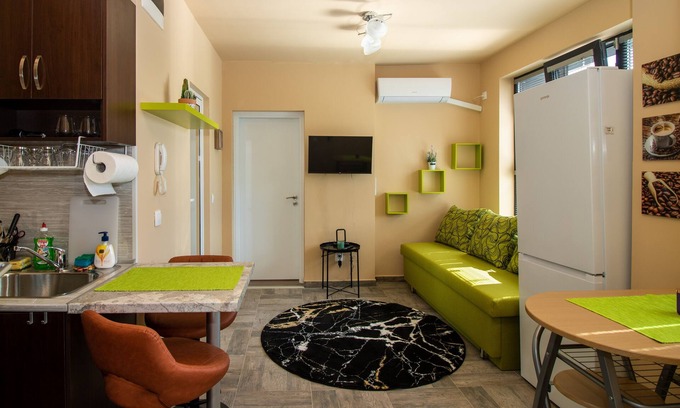 Studentski Grad Apartment | Vitosha View Apartment + Parking