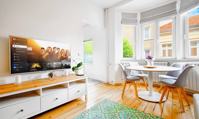 Sofia City Center Apartment | Vitoshka Area - 2BR - Smart TV - Kitchen - Metro