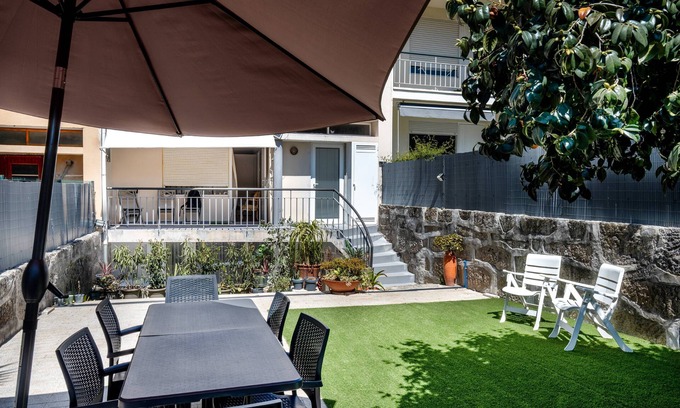 Paranhos Villa | VIVA Casa do Galo - Big family house with garage spot
