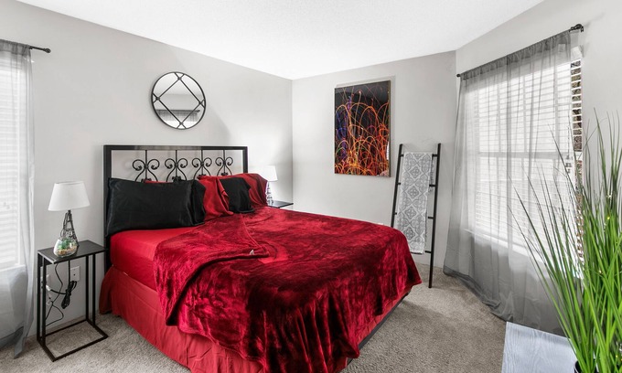 Crestline Heights Apartment | Vivacious cozy home away from home✨