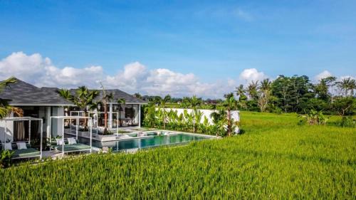 Melayang Villa | Vivalavida 6 BR Luxurious Villa RiceField View CYN