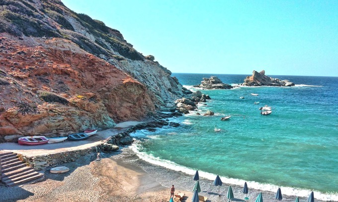 Agia Pelagia Apartment | 'Vivian' Apartment is on the Beach to the Amazing place !