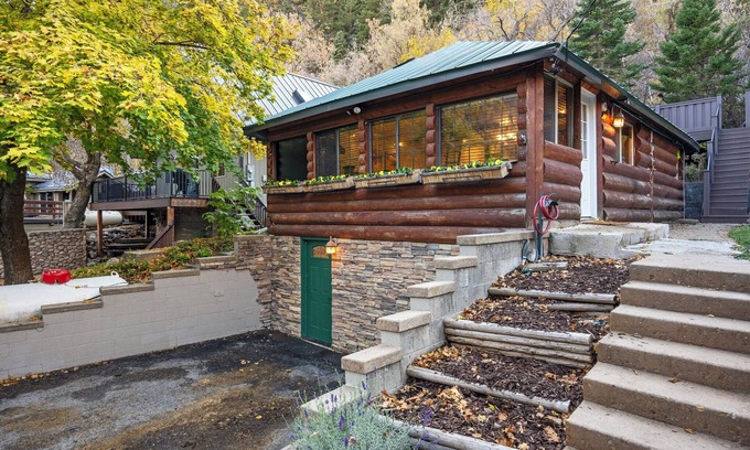 Snowbird Cabin | Vivian Park Retreat w/Hot Tub Provo Canyon Getaway