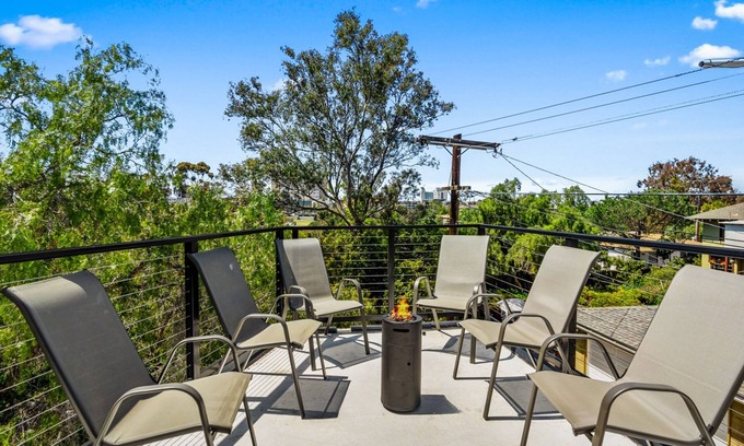 Hillcrest House | Vogue In Hillcrest