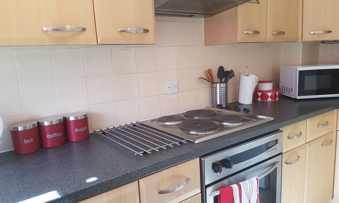 Netley House | Vokes House Sleeps 7 and Parking