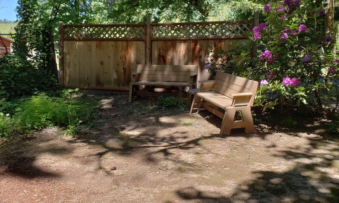Curtis Cottage | 'Volcano Country' Creek Side Cottage Retreat