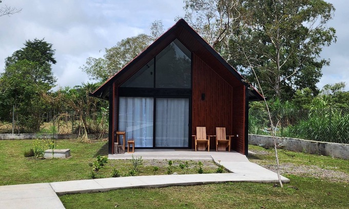 Volcan Cottage | Volcano View Cottage