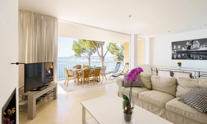 Puerto de Pollensa Apartment | Voramar Claudia - Seafront Apartment