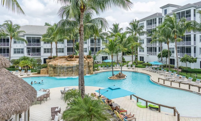 Bonita Shores Condo | VOTED BEST BONITA VALUE, Freshly PAINTED 7/25
