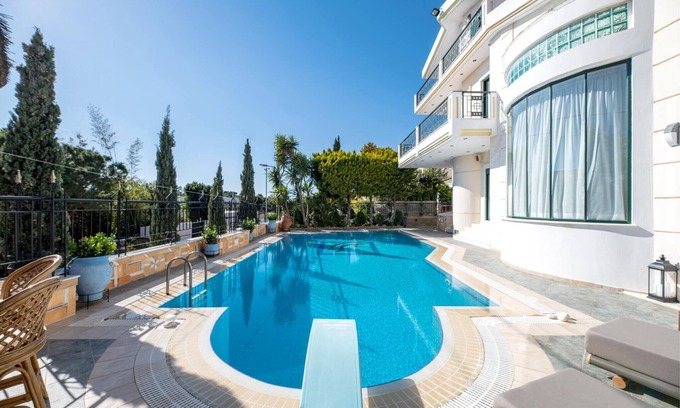 Vari-Voula-Vouliagmeni Villa | Vouliagmeni Athenian Riviera Villa