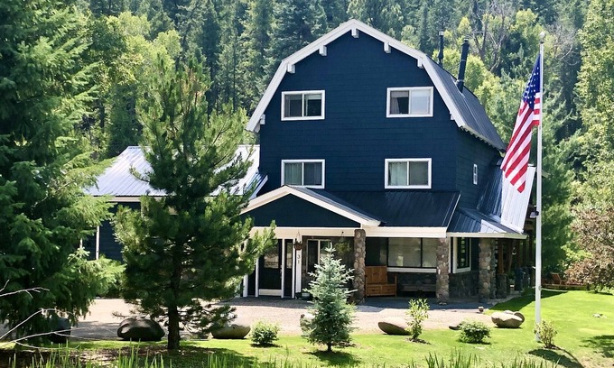 San Juan River Village House | VR19-376 -Closest 4-bedroom riverfront to Wolf Creek Resort
