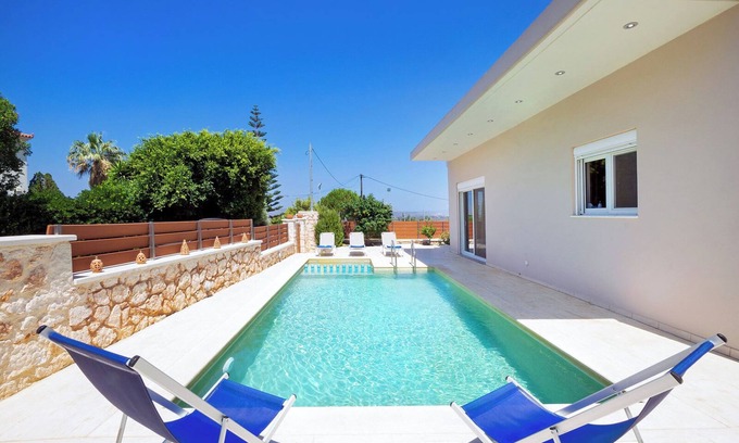 Pitharion Villa | Vrahokipos Villa, 4 BD, 2 BA, private pool