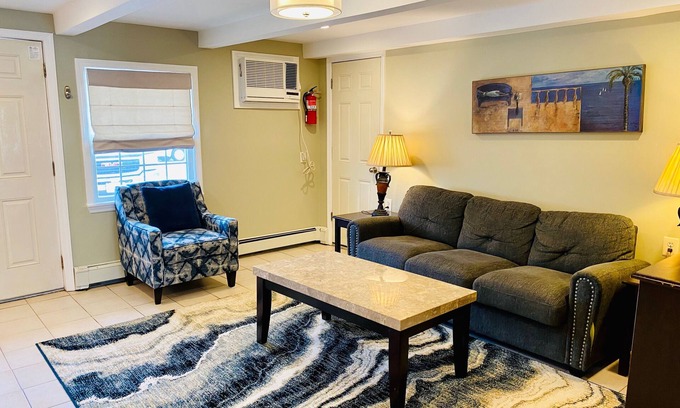 Seaside Heights Apartment | VRBO PREMIER HOST LISTING - 1 BR SUITE- Slps 4- TWO POOLS. Full Kit & Liv Rm