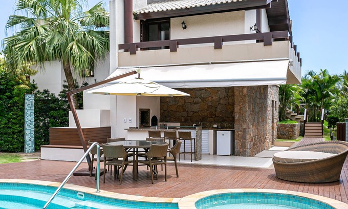 Jurere Internacional House | Vrbo Property