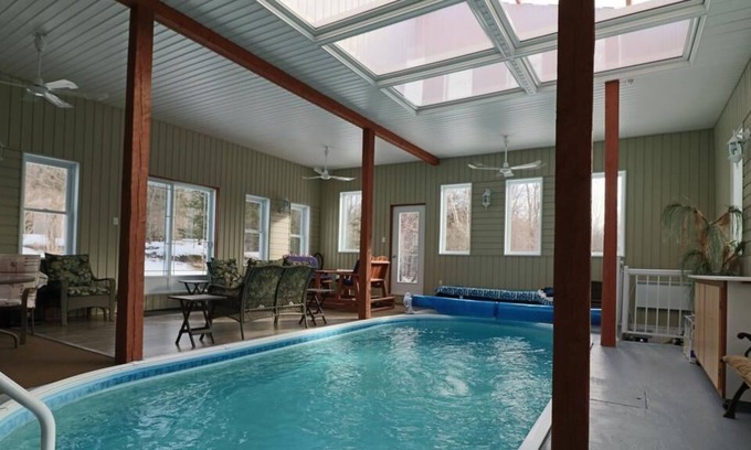 D'Autray Regional County Municipality Ski Chalet | Vrbo Property