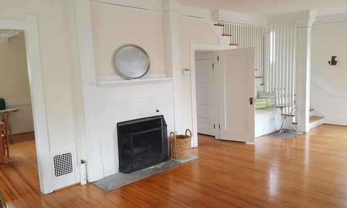 Astoria House | Vrbo Property