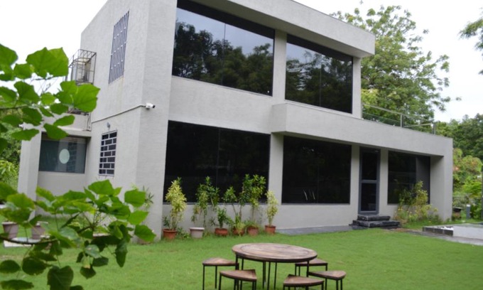 Devdholera House | VSP's Villa - Kensville Golf Living