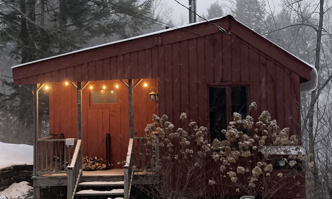 Londonderry Cabin | VT Cabin overlooking the West River and Village