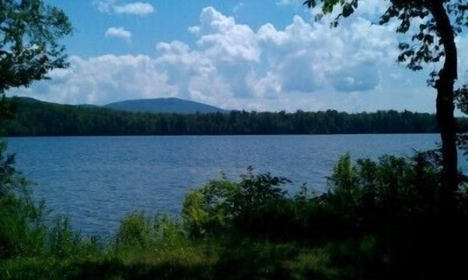 Mount Holly House | VT Lakefront Paradise on Pristine Lake Ninevah w/Secluded Beach & Mountain Views