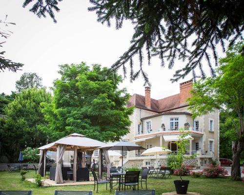 Excideuil Bed & Breakfast | Vue du Chateau Gite Studio
