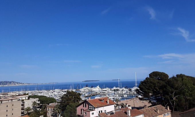 Mandelieu-la-Napoule Beach Apartment | Vue mer , Plages à 3 Minutes à Pied