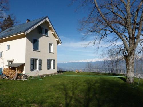 Saint-Nizier-du-Moucherotte Bed & Breakfast | Vue sur Belladonna
