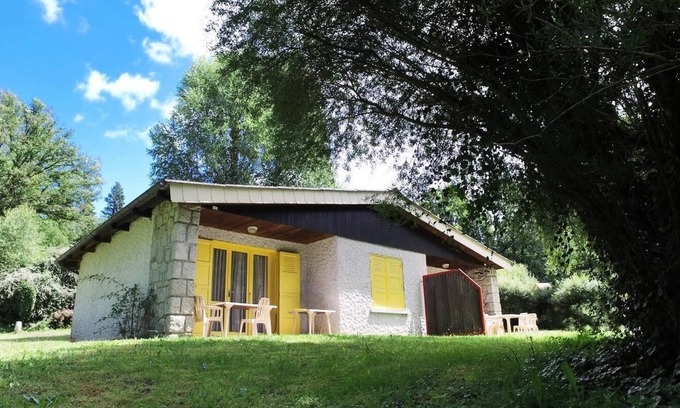 Neuvic Apartment | VVF Haute Dordogne *** - 3 Rooms 8 People 1 baby