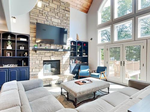 Thayerville House | VVS - Very Very Special