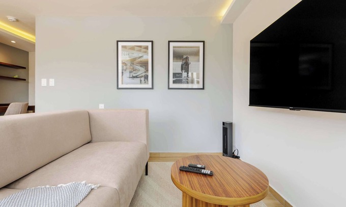 Roma Norte Apartment | w* | Majestic Loft w/Elegant Balcony in Colima