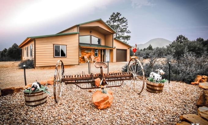 Monticello Cabin | W-W: Farm House Cabin - a guest favorite!