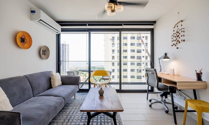 San Francisco Apartment | w* | Warm 1BR in San Francisco w/Balcony