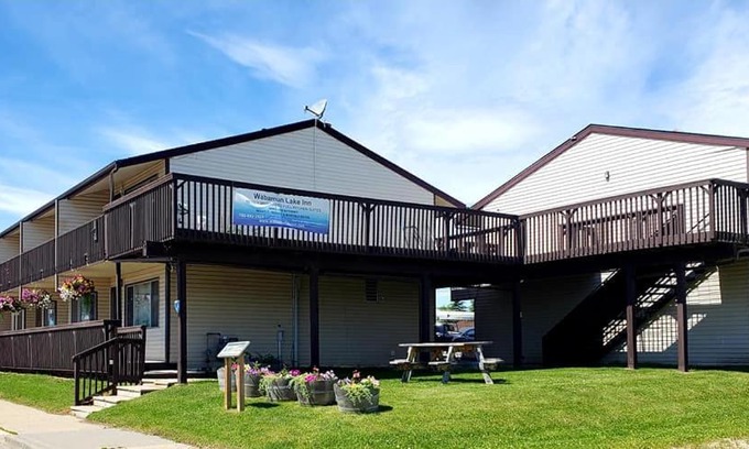 Wabamun Hotel | Wabamun Lake Inn