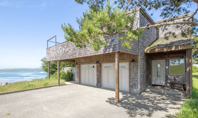 Dillon Beach House | 'Wabi Tei' Serenity with Panoramic Ocean View. Hot Tub, BBQ, XBOX, WiFi, Pets OK